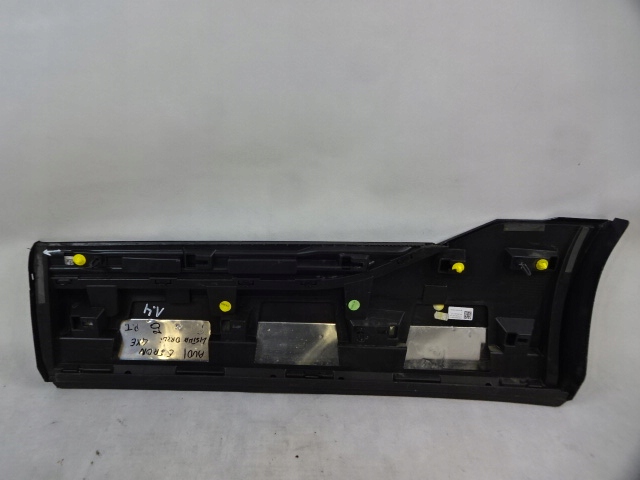 Молдинг двері правий задня audi e-tron Недорого