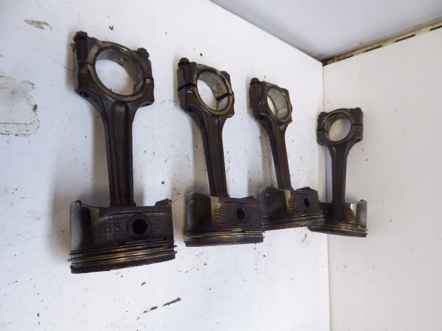 фото №1, Xsara picasso lift 04-10 поршень 1.8 16v ew6/7