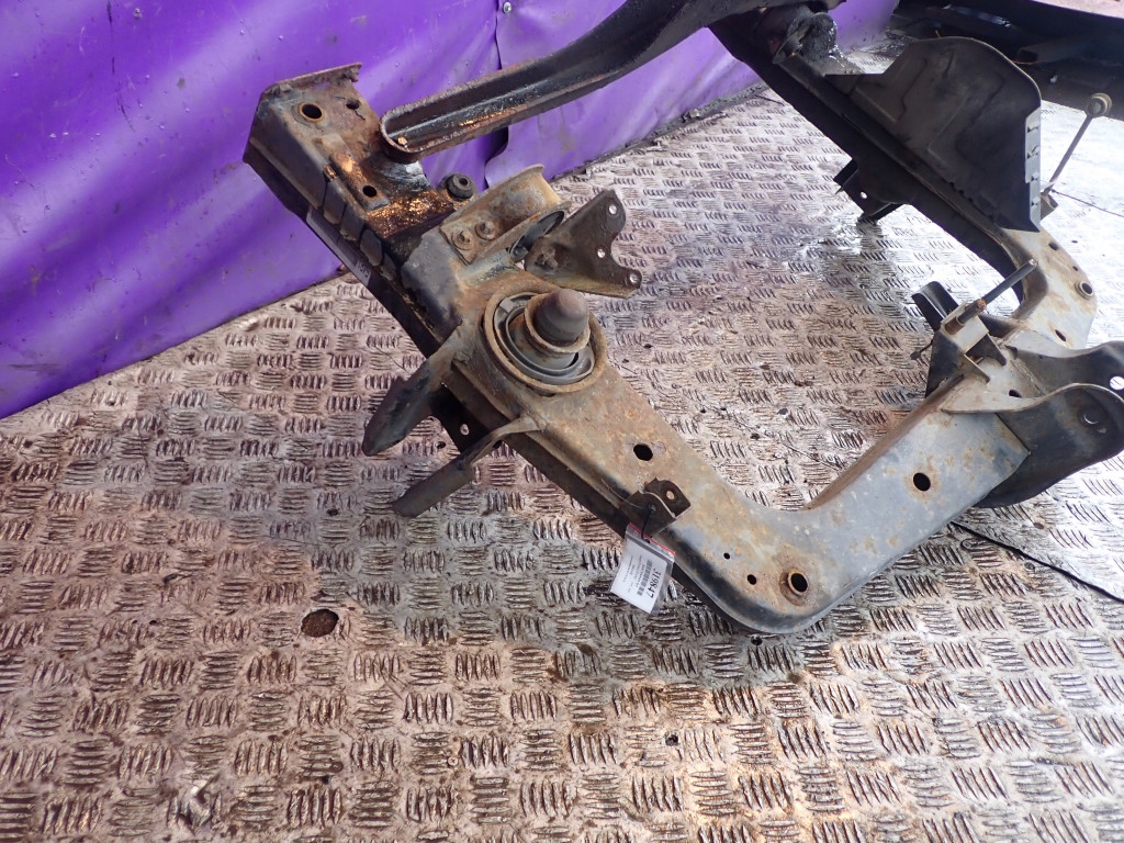 Smart fortwo w450 450 0,6 33kw 45km підрамник поперечина задні підрамник вісь  задня в Україні