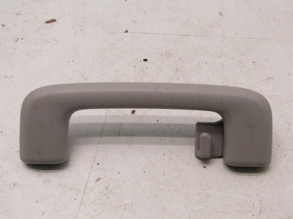 Купить Ручка крепеж обшивки потолка левое  правый  mitsubishi eclipse cross