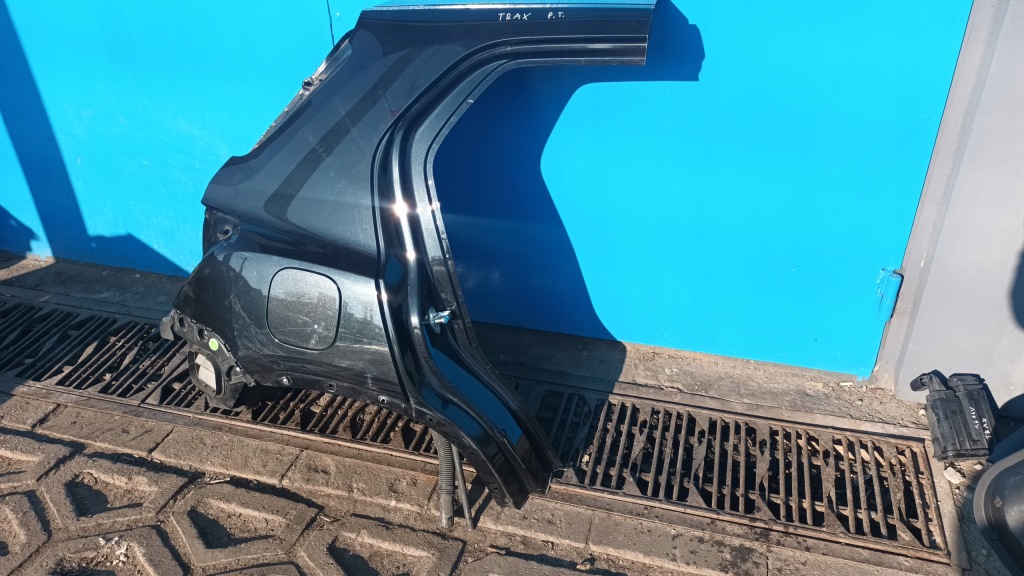 фото №1, Chevrolet trax крила правий задня гарний