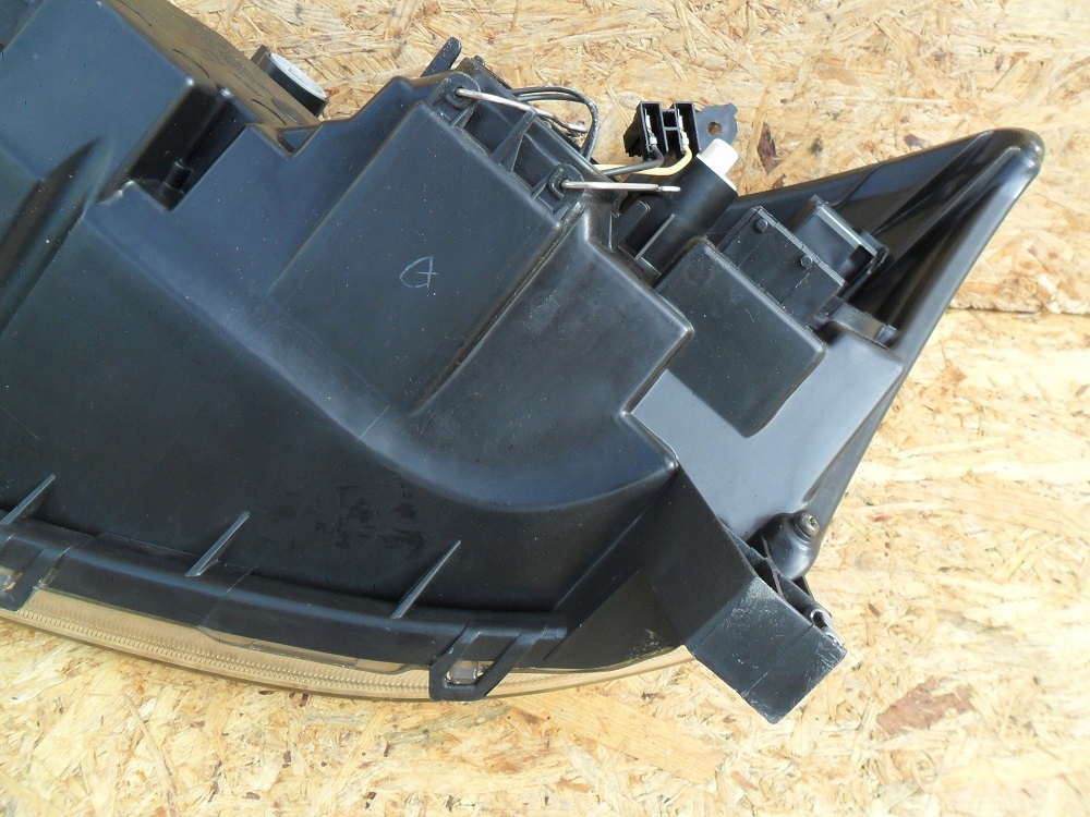 фото №10, Toyota corolla hb e11 2001- фара правый