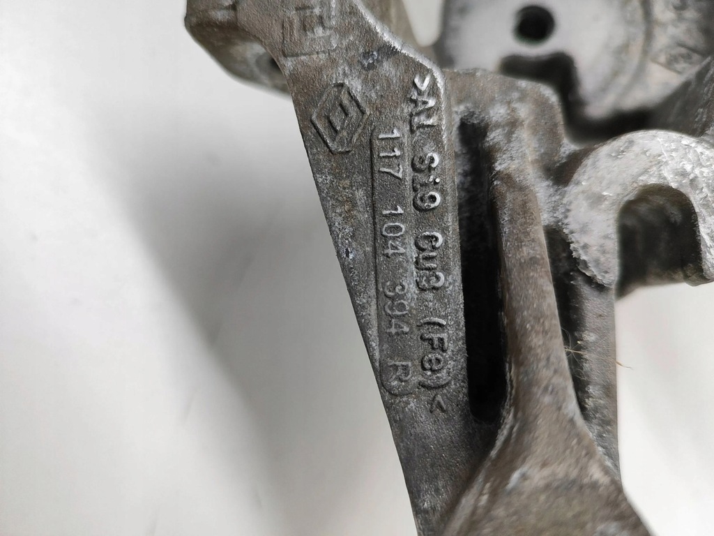 фото №7, Renault clio iv 2014 кронштейн генератора