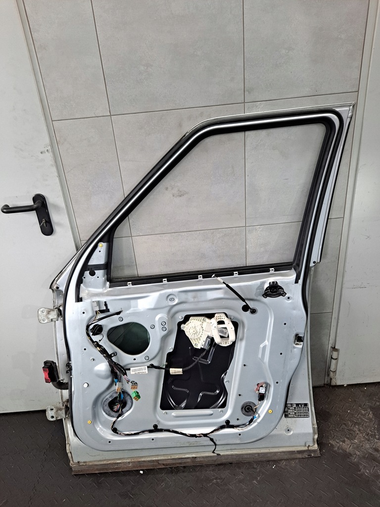 фото №8, Двері правий перед land rover discovery iii