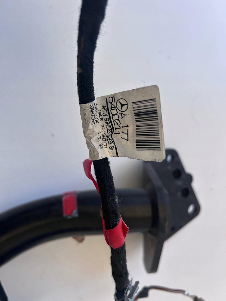 Mercedes cla 118 фаркоп  буксирувальний 1183100700 оригінал в Україні