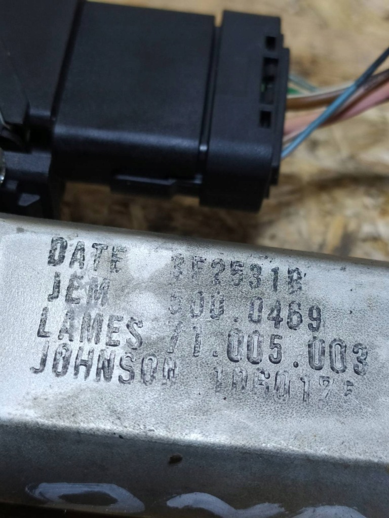 Моторчик стекло правый задний  fiat croma ii 07r универсал 1060175 Доставка