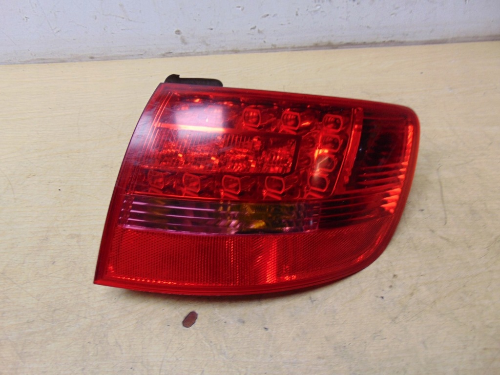 Фара правий задній audi a6 c6 універсал led оригінал. європа Недорого