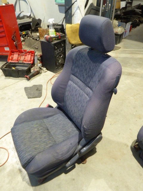 фото №10, Corolla e12 01-04 сиденье левый перед водителя сиденье спинка подголовник