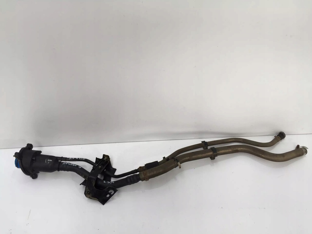 фото №1, Navara iv d23 np300 2.3d 2019 заливная горловина труба adblue