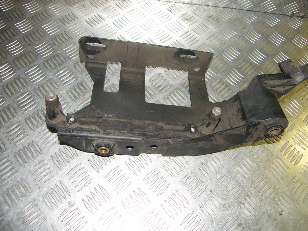 фото №2, Корпус кронштейн кронштейн тормоза ручного renault scenic ii