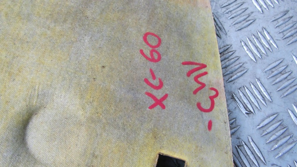 фото №6, Volvo xc60 шумоизоляция капот 08-13