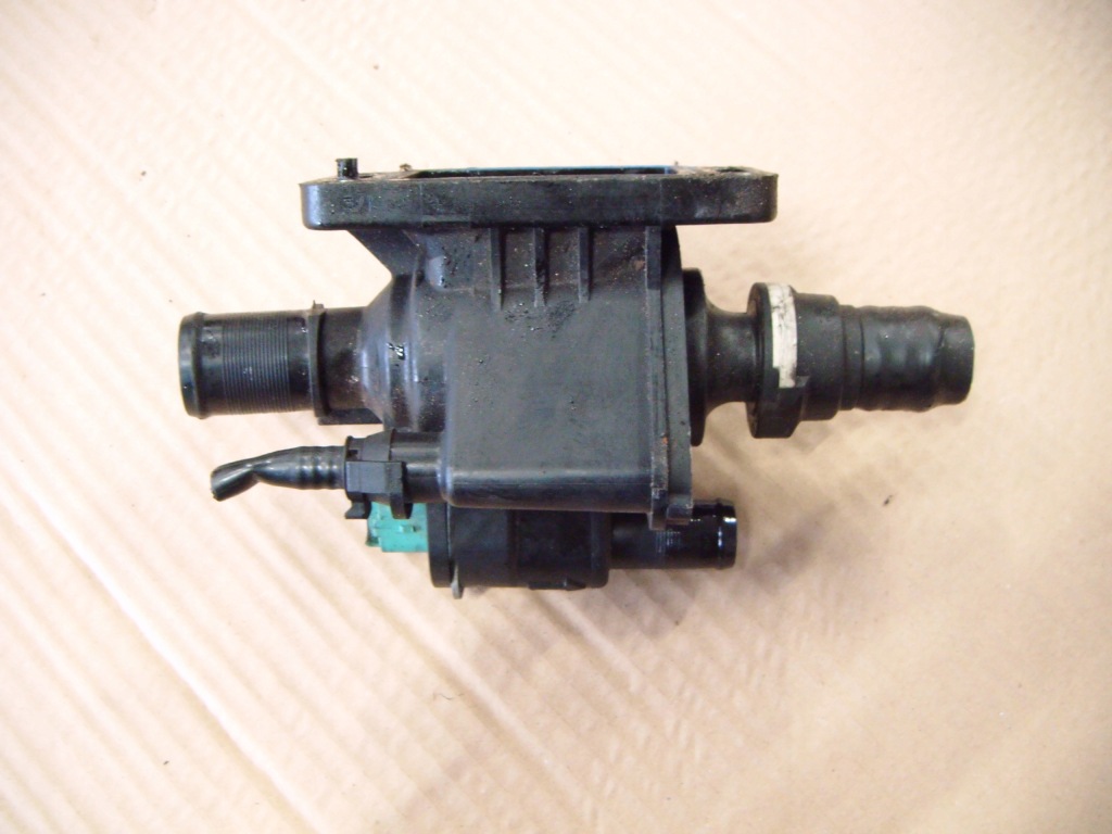 фото №4, Mazda 2 ii 02-07 1.4tdci корпус термостата