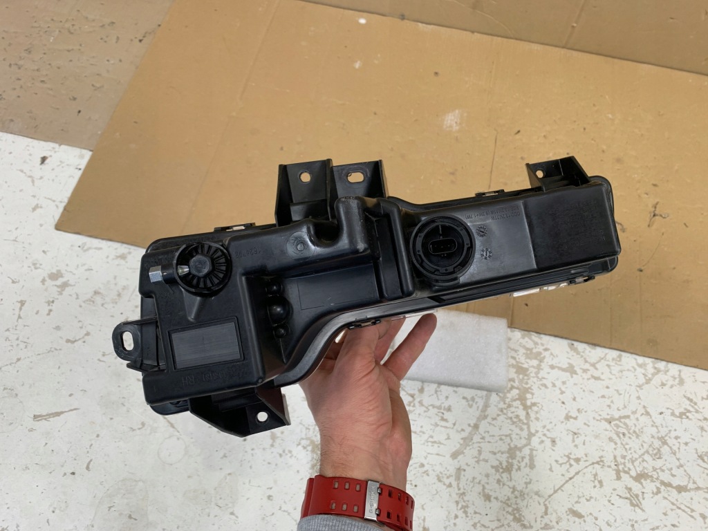 фото №8, Tesla 3 протитуманна фара led поворотник правий гарний org