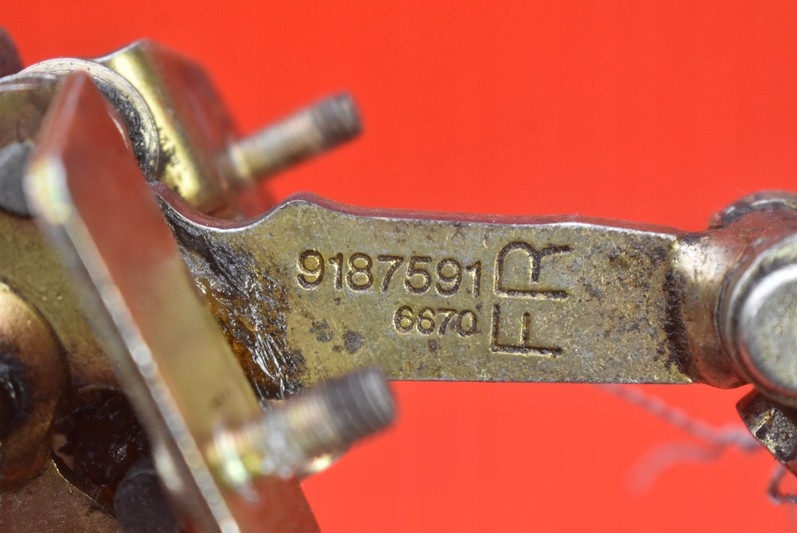 фото №6, Ограничитель дверь правый перед volvo xc70 1 i 98r