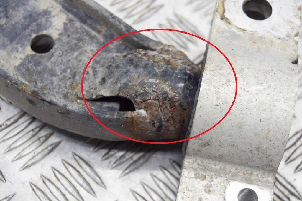 фото №6, Volkswagen golf mk6 1.6 tdi передній правий нижній важіль 1k0199232j 77kw 2010