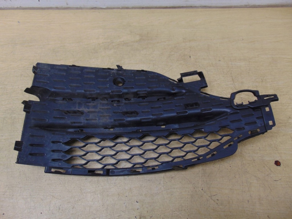 Купити Решітка w бампер права mercedes gle a1678857503