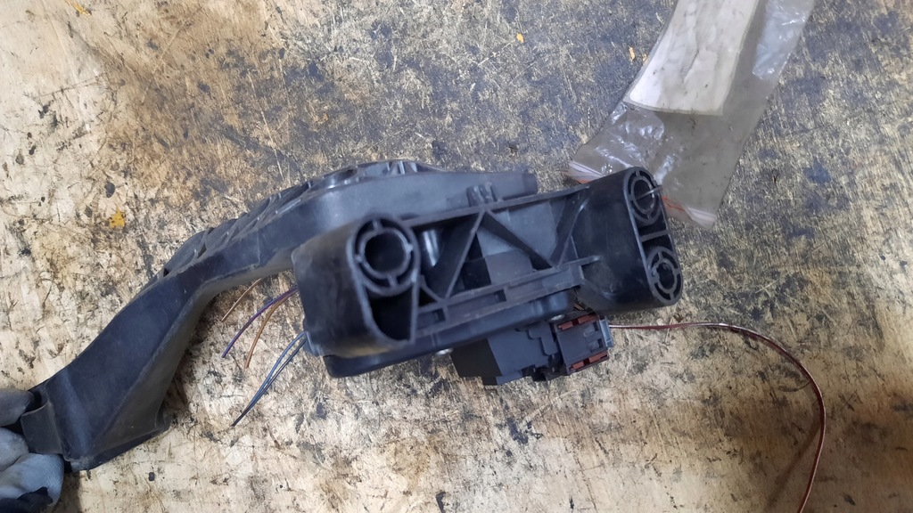 фото №4, Потенциометр газа opel zafira 2.2d 02r