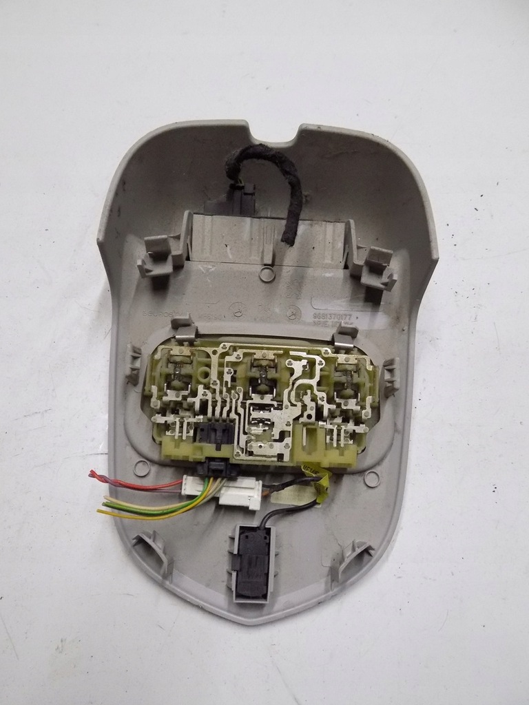 фото №11, Peugeot 308 t7 5d лампа освещение салона