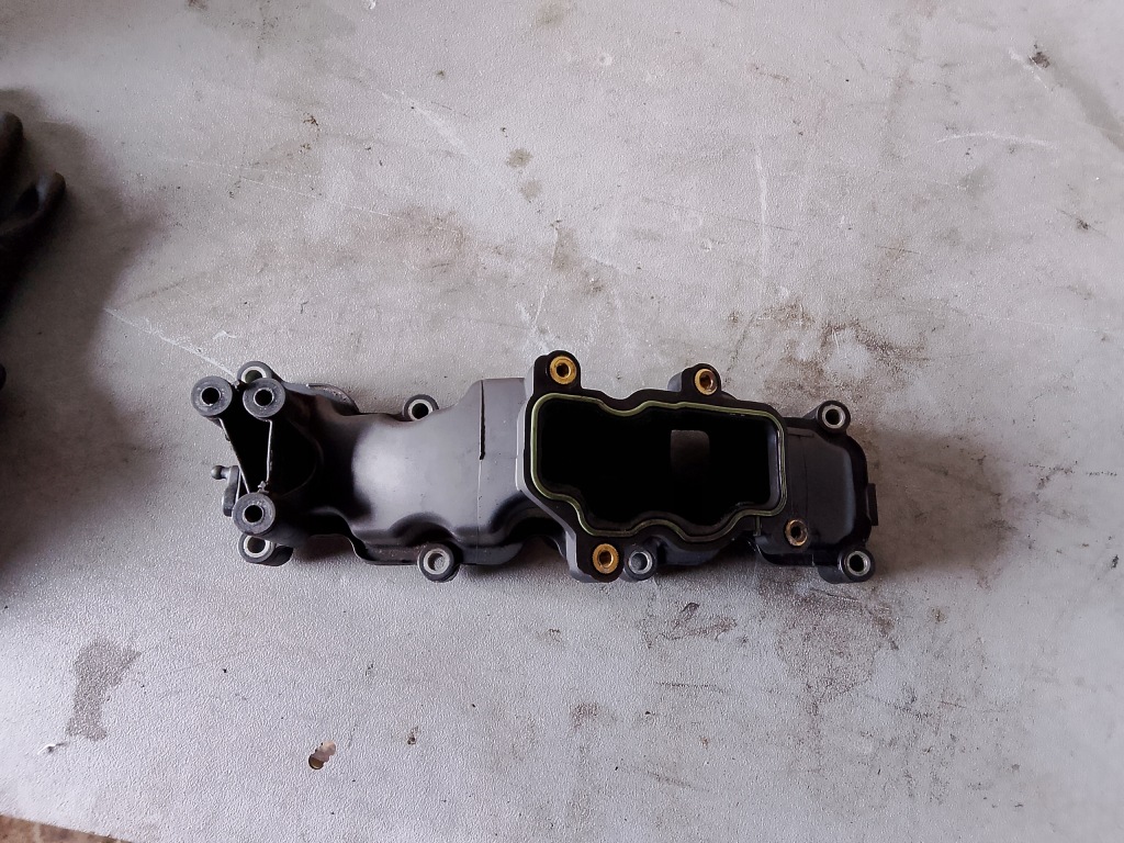 Купить Коллектор впускной  3.0 tdi ccwa 059129712bg