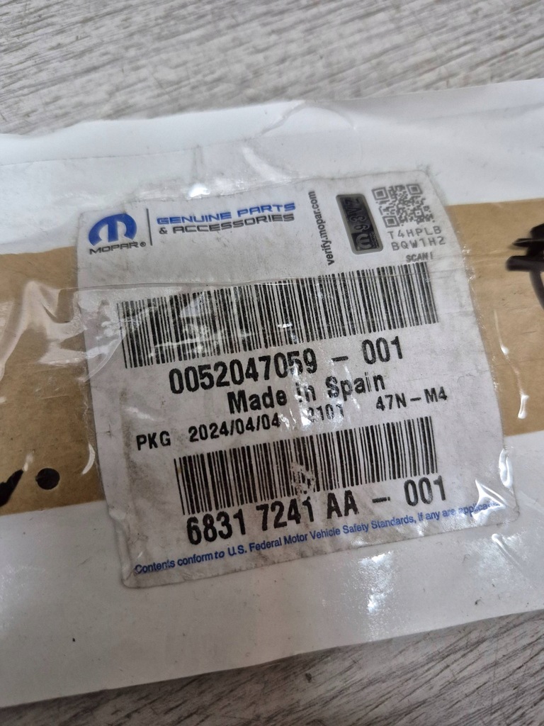 фото №4, 11073. jeep renegade емблема задня 52047059