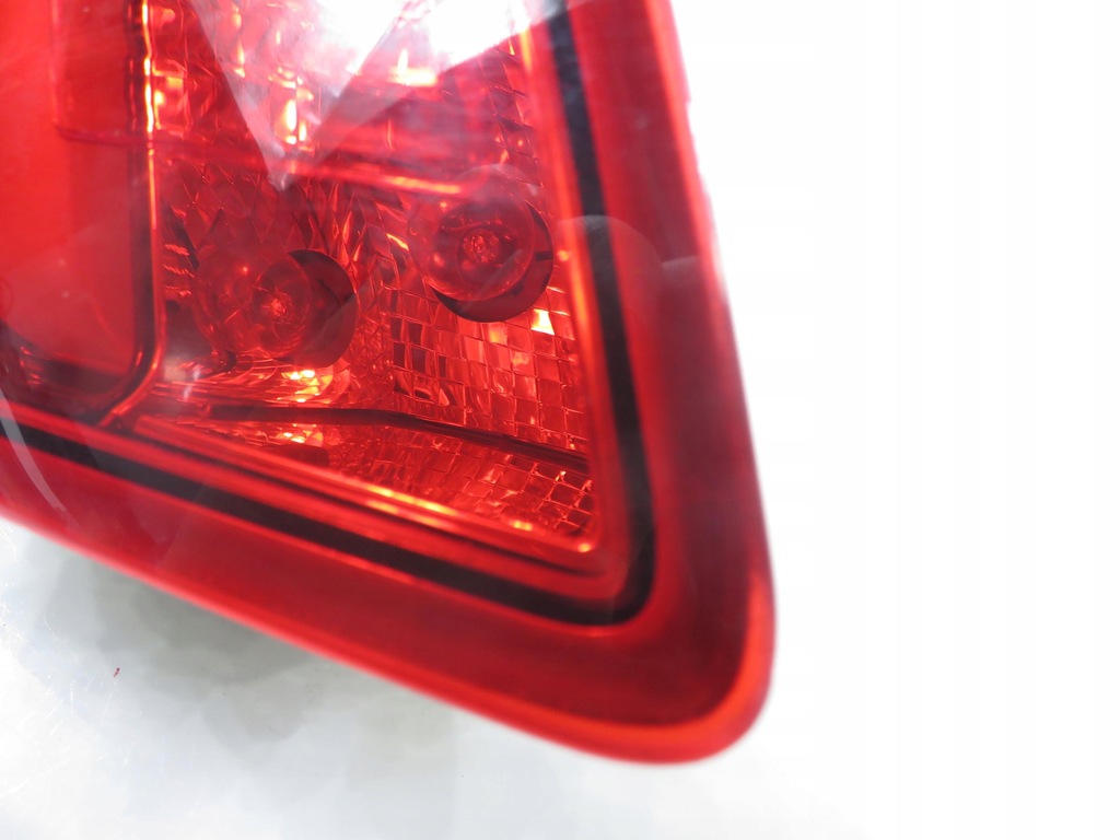 фото №6, Лампа ліва задня кришка багажника peugeot 308 ii 81260101 9677818380