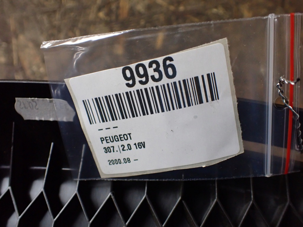 Накладка ремней безопасности задний peugeot 307 cc 2.0 2006 кабриолет  европа  9936 в Украине