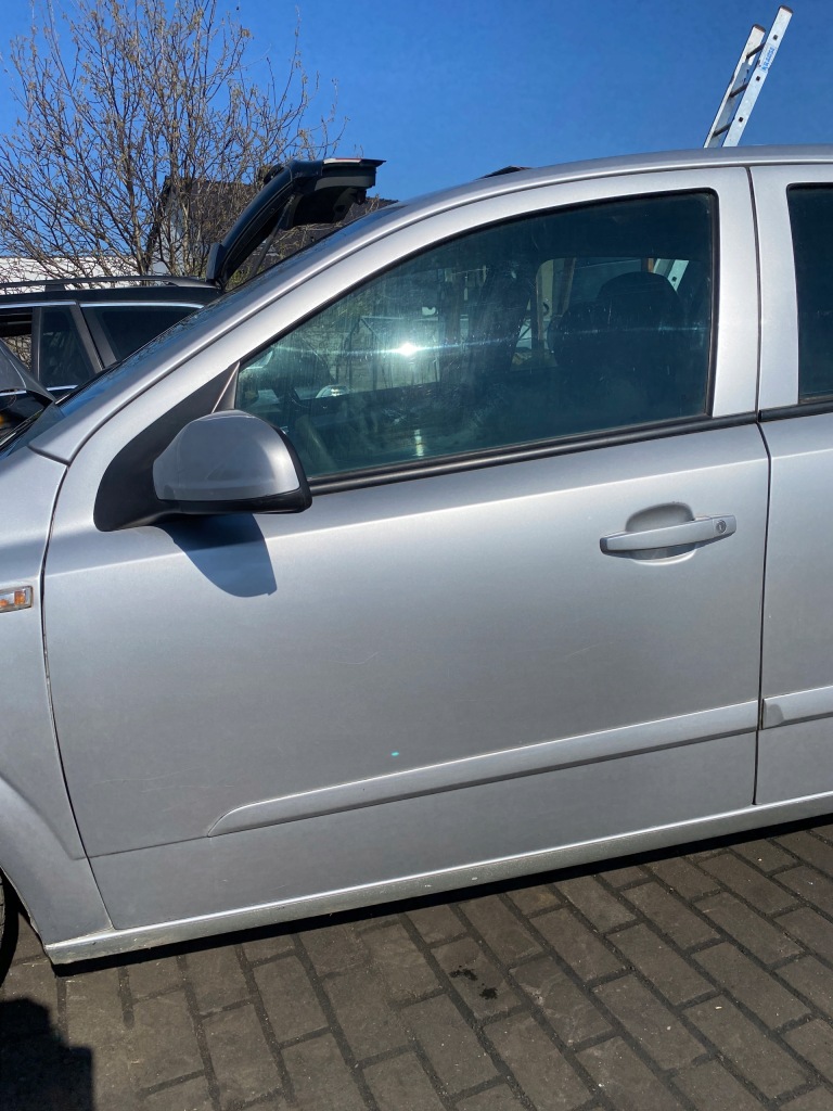Купити Opel astra h 04-10 дверей ліве передні перед код лакофарбового покриття z157