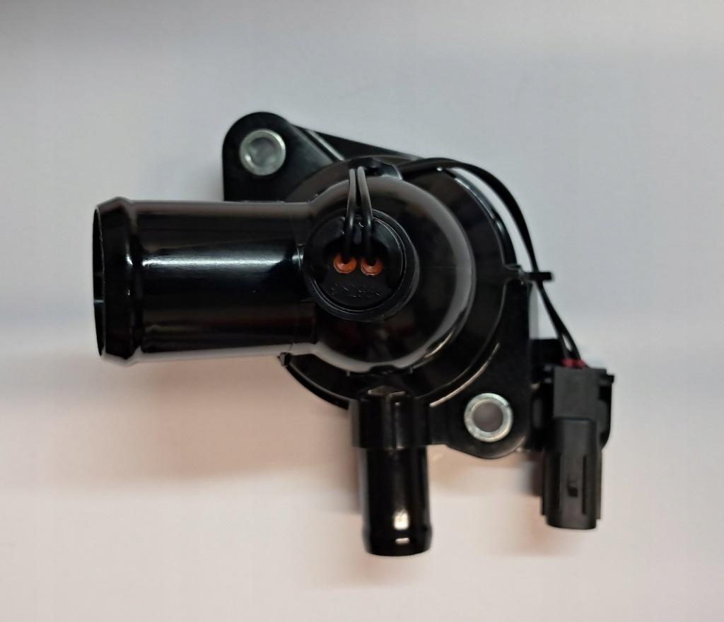 Купити Термостат з корпус toyota corolla yaris 2020-