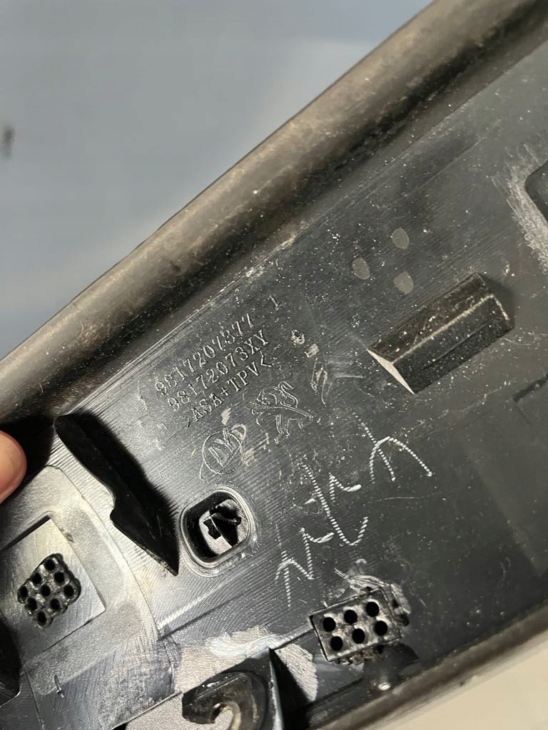 фото №6, Citroen c5 aircross молдинг стекло лобовое левая 9817207377