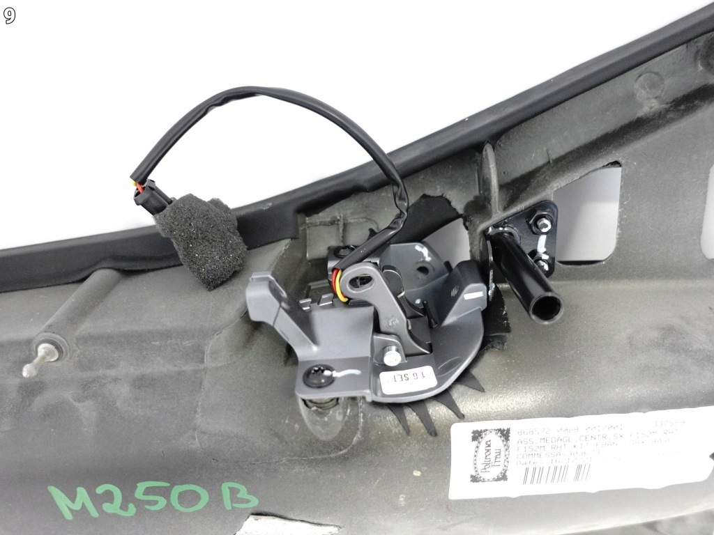 Ferrari 812 f152m 17-23 панель захист оббивка обшивка двері ліва перед Ціна