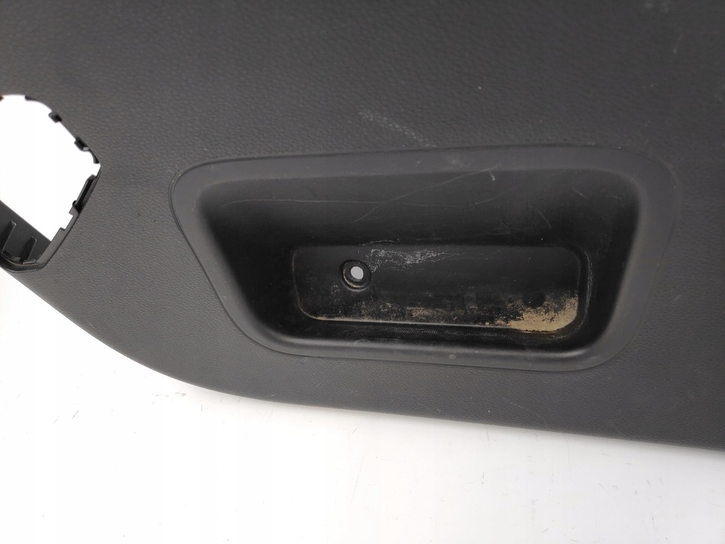 фото №8, Kia stonic защита обивка крышки багажника задняя 81750-h8400