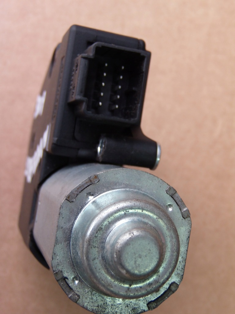 фото №5, Моторчик люк peugeot 3008