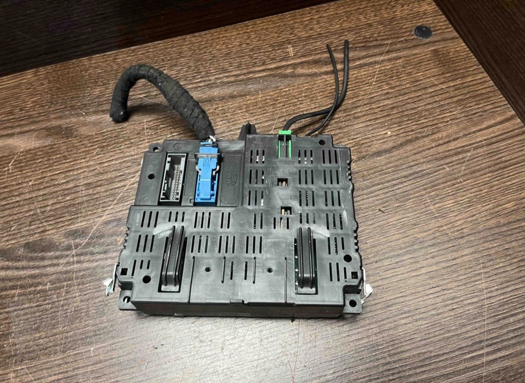 Блок керування телефону alfa romeo 159 50513709 Ціна