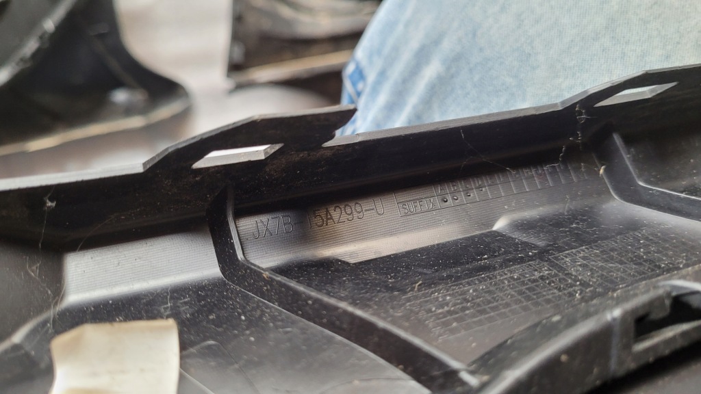 Решітка протитуманної фари ліва ford focus mk4 active jx7b-15a299-u решітка бампера Недорого