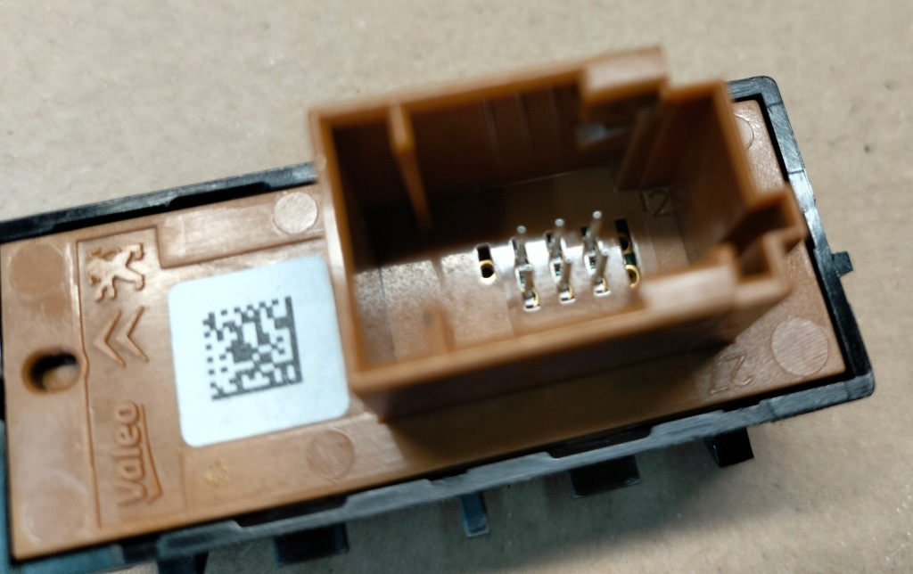 фото №4, Peugeot 2008 переключатель кнопка сигнализация