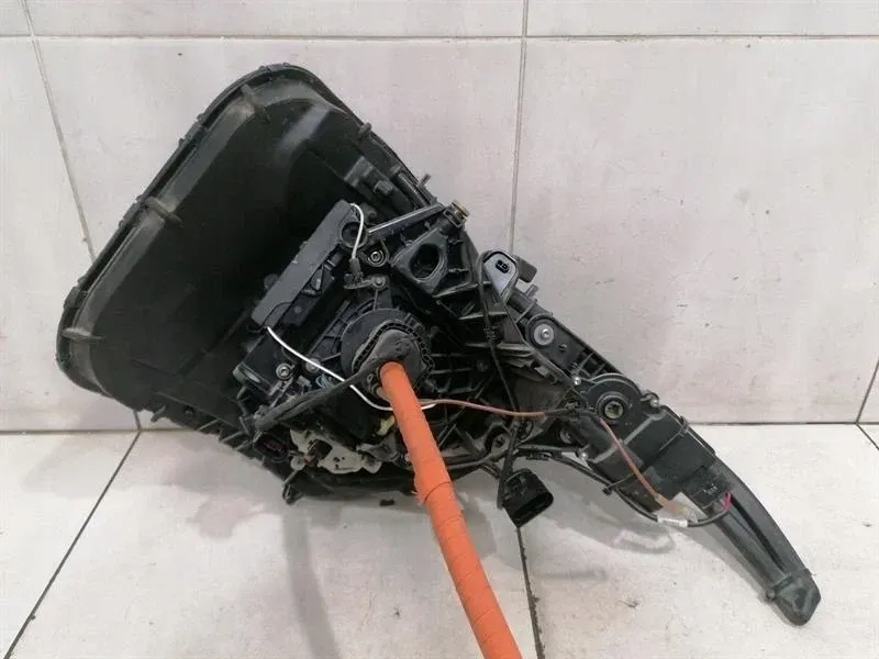 фото №6, Porsche taycan 9j 9j1821942e electric car charge socket правый