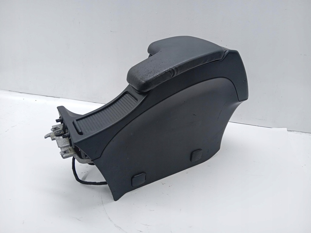 фото №1, Подлокотник alfa romeo 159.