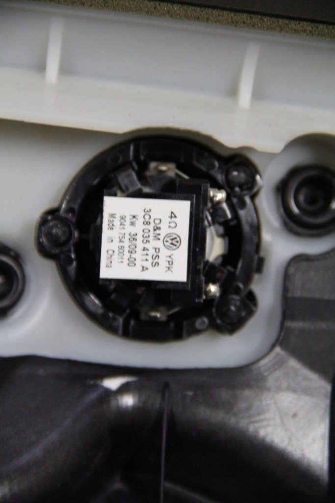 фото №9, Обшивка дверь правый задняя vw passat cc кожа хром