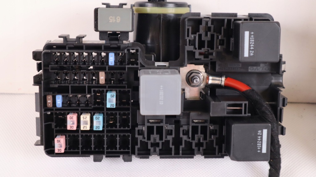 Volvo xc60 2 2.0 d4 коробка предохранителей 31384034, 31676133 с Разборки