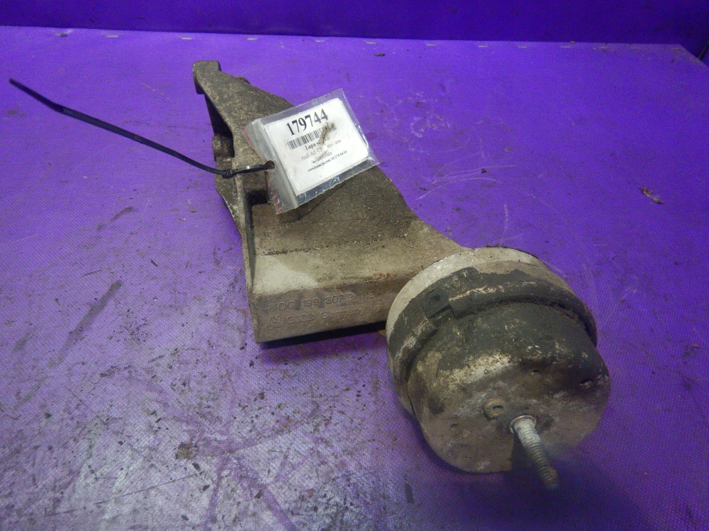 фото №1, Audi a6 c5 01-04 2,0 кронштейн двигуна 8d0199307p