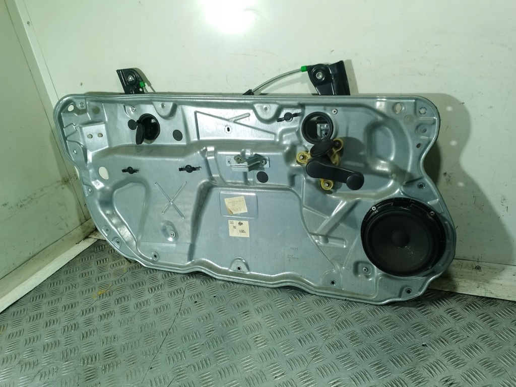 фото №6, Підйомник скло лівий перед ze рама vw polo 9n 6q3837755a