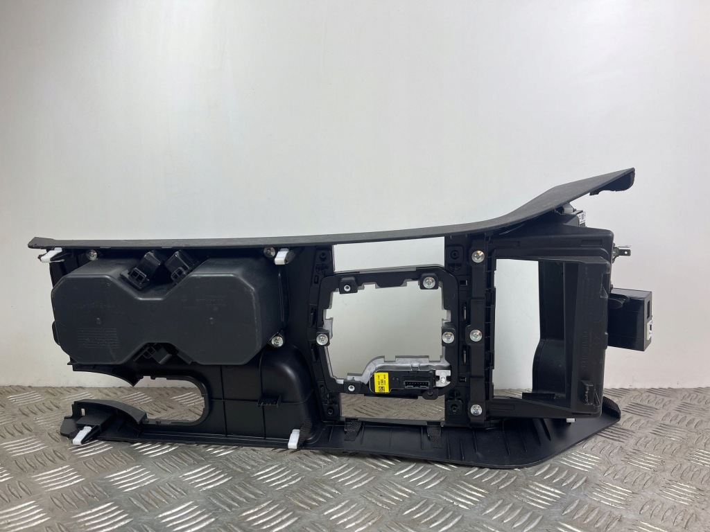 2022 ssangyong korando рамка важіль перемикання передач  7796337010 в Україні