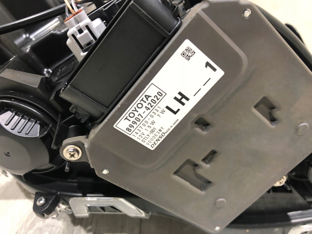 фото №7, Toyota rav4 v лампы фары полный