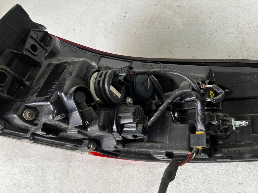 фото №10, Corolla e21 sedan лампа задняя левый задняя led