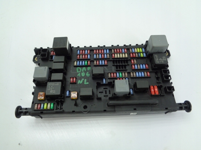 DAF 106 ЄВРО 6 ПЛАСТИНА РЕЛЕЙНИХ ЗАПОБІЖНИКІВ 1925270