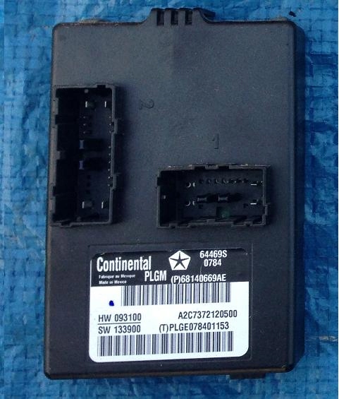 Cherokee модуль заслінки драйвера Jeep OE 68140669AE