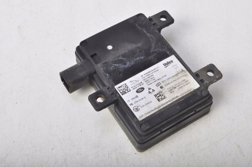 ЯГУАР XE РАДАР FW93-14F152-BD