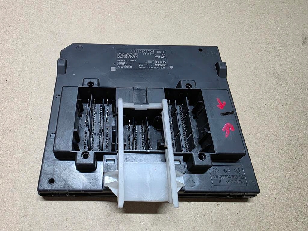 MODUŁ SEAT SKODA VW AUDI 5Q0937084DH (22)