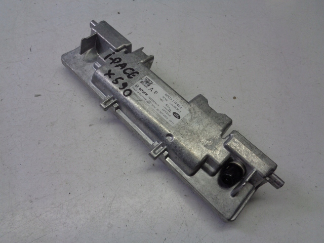 КАМЕРА СКЛА ПЕРЕДНЯ JAGUAR I-PACE X590