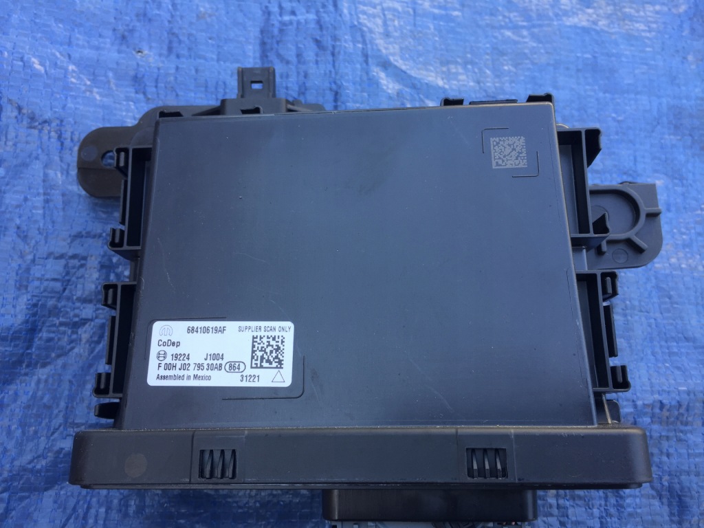 ДЖИП GRAND CHEROKEE WL 21 22 МОДУЛЬ ДРАЙВЕР GATEWAY